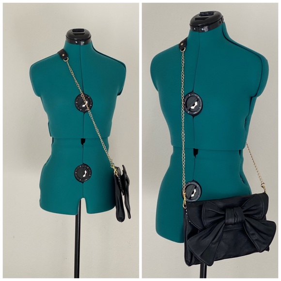 Lulus Handbags - SOLDBlack Large Bow Crossbody Bag by Lulu’s